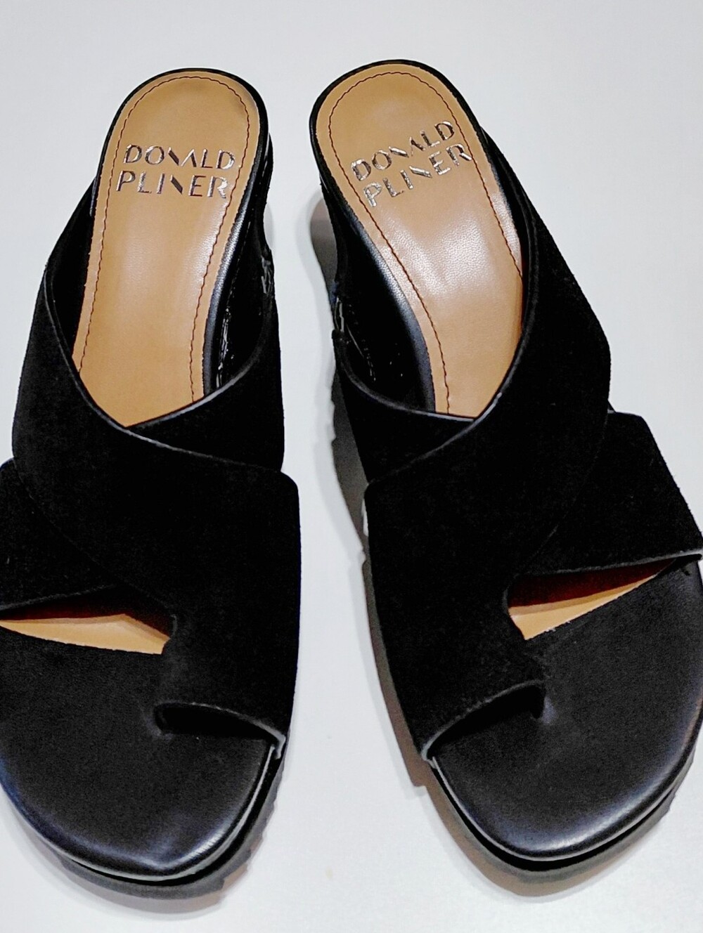 DONALD PLINER Women's Sisu Black Suede Platform Wedge Toe - Ring Sandals 5.5M
